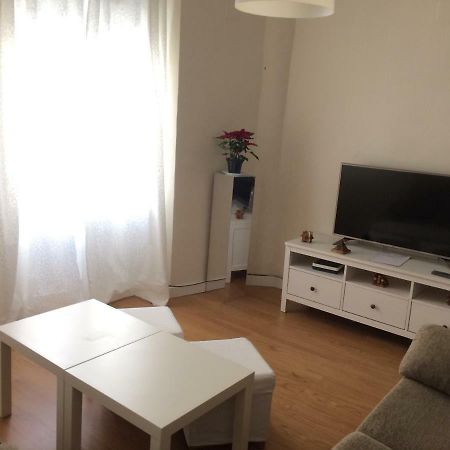 Peris Mencheta Apartment Севиля Екстериор снимка